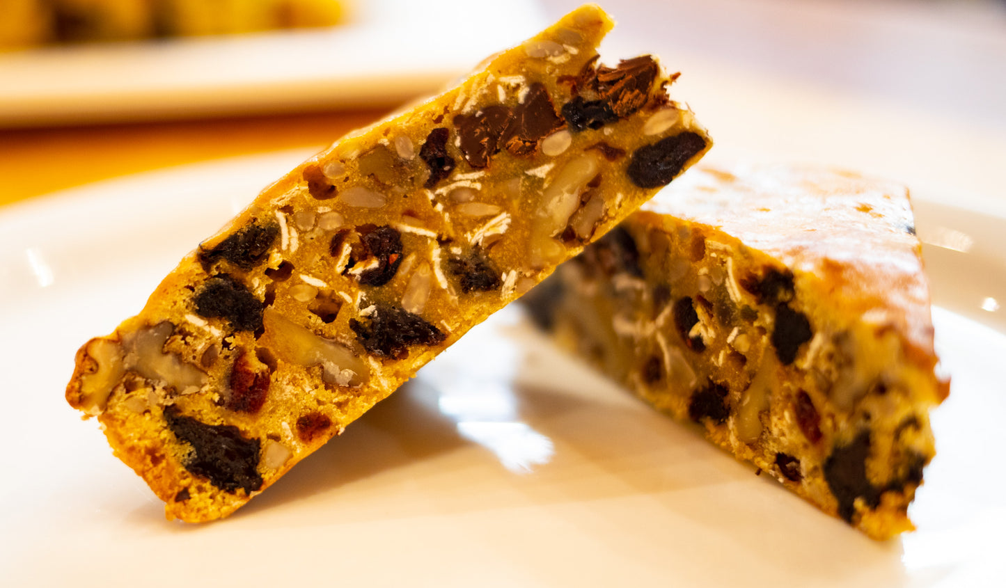 THE ROGUE TRAIL! GRANOLA BLONDIE with DARK CHOCOLATE!